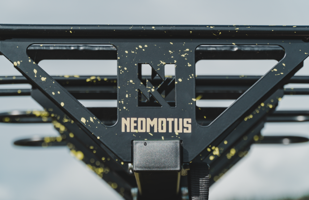 NEOMOTUS MOTUS VR5
